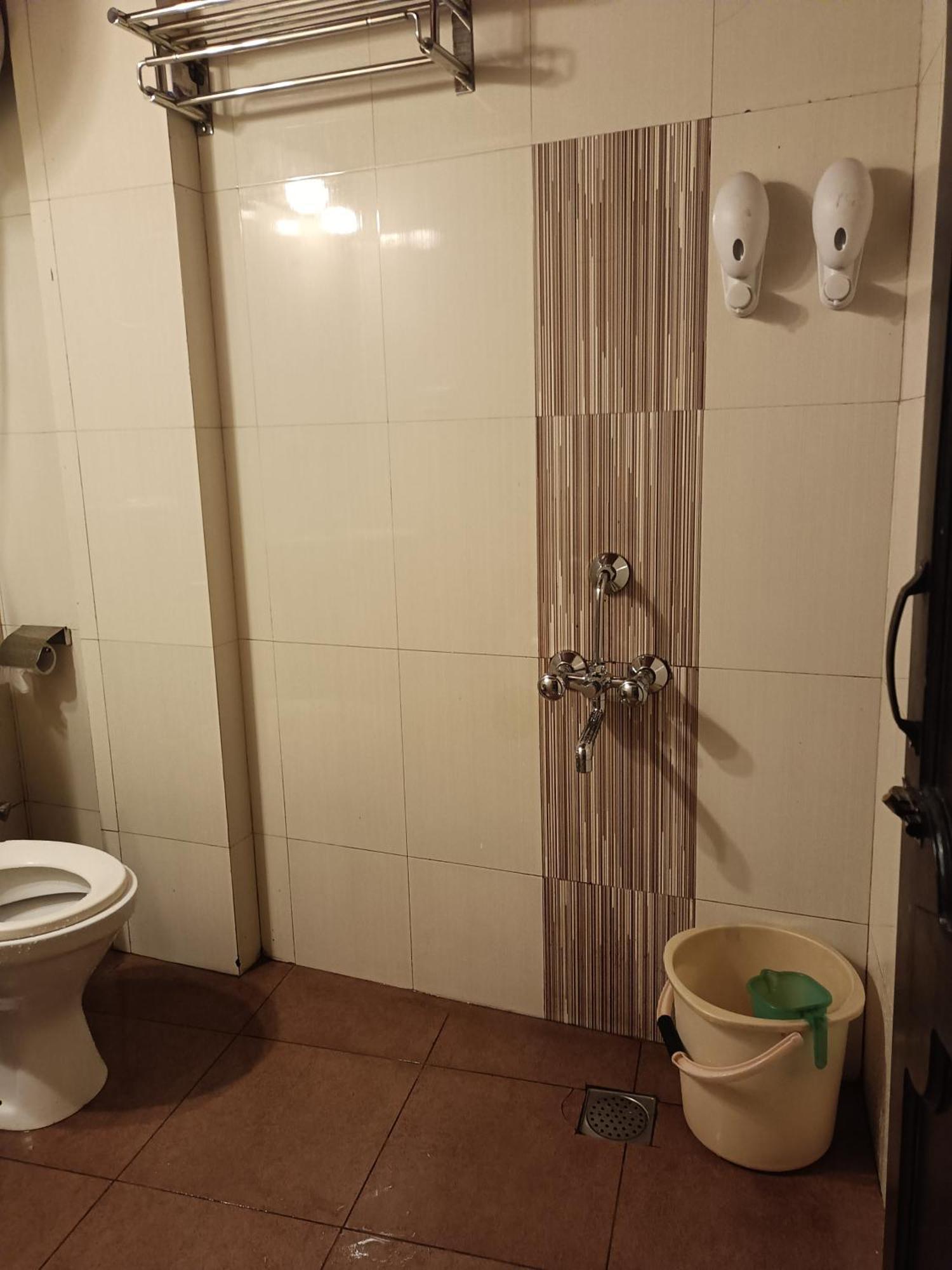 Hotel Serene 실롱 외부 사진