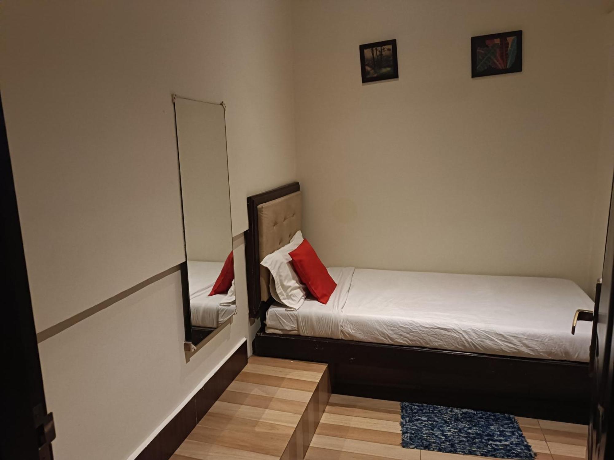 Hotel Serene 실롱 외부 사진
